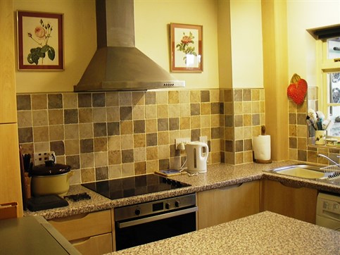 Brackenbury Cottage - self catering holidays in Beddgelert, Eryri / Snowdonia
