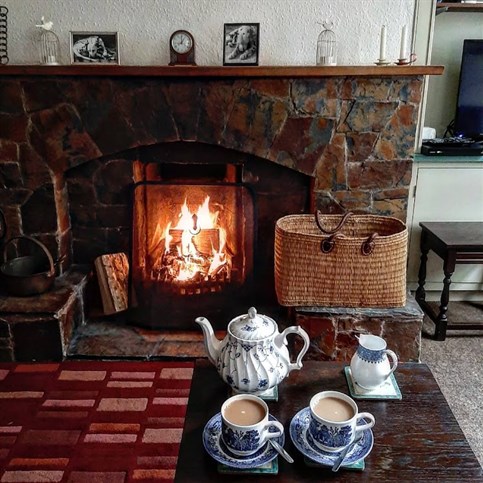 Brackenbury Cottage - self catering holidays in Beddgelert, Eryri / Snowdonia