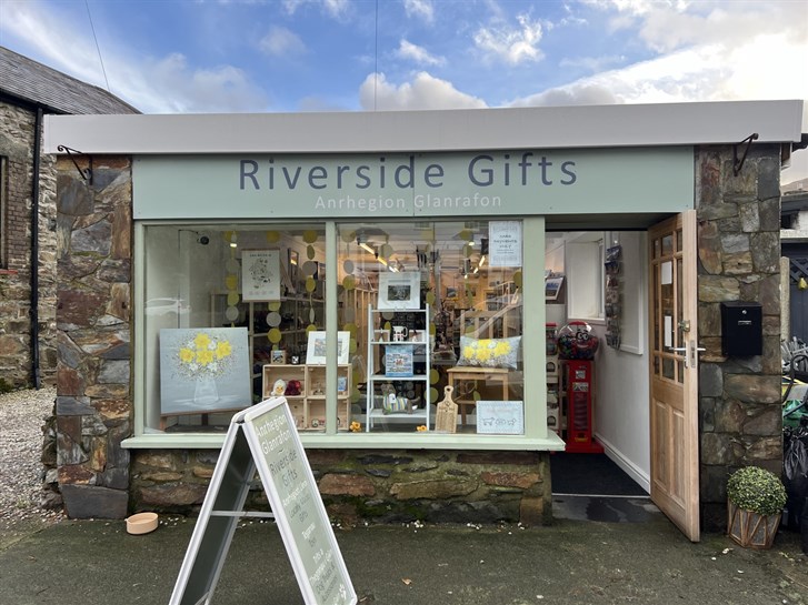 Riverside Gifts / Anrhegion Glanrafon